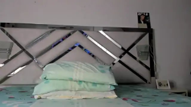 Snapshot of maybelline69 chatting on November 4, 9:29 pm maybelline69 online show from November 4, 9:29 pm