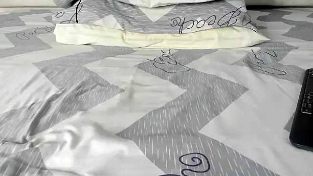 Snapshot of maybelline69 chatting on October 25, 9:15 pm maybelline69 online show from October 25, 9:15 pm