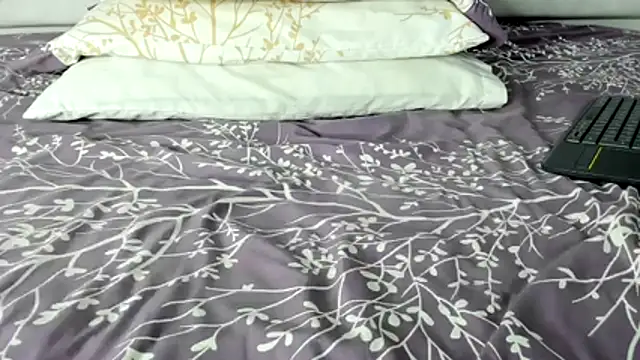 Snapshot of maybelline69 chatting on November 17, 7:29 pm maybelline69 online show from November 17, 7:29 pm