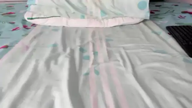 Snapshot of maybelline69 chatting on November 7, 9:52 pm maybelline69 online show from November 7, 9:52 pm