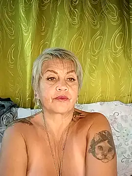 Snapshot of DirtyBIianca chatting on September 23, 12:50 am DirtyBIianca online show from September 23, 12:50 am