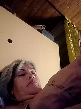 Snapshot of DirtyBIianca chatting on March 6, 1:37 am DirtyBIianca online show from March 6, 1:37 am