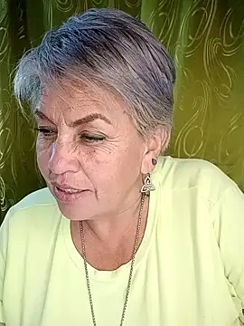 Snapshot of DirtyBIianca chatting on October 7, 2:01 am DirtyBIianca online show from October 7, 2:01 am