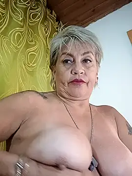 Snapshot of DirtyBIianca chatting on September 27, 11:55 pm DirtyBIianca online show from September 27, 11:55 pm