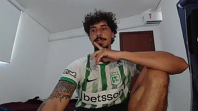 milkoffe online show from February 12, 1:11 pm