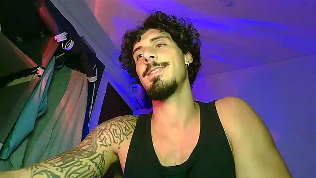 Snapshot of milkoffe chatting on May 29, 3:01 am milkoffe online show from May 29, 3:01 am