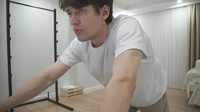 tommyjoyer online show from November 8, 11:58 am