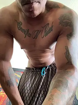 Snapshot of MidnightFlexxx chatting on October 13, 3:24 pm MidnightFlexxx online show from October 13, 3:24 pm