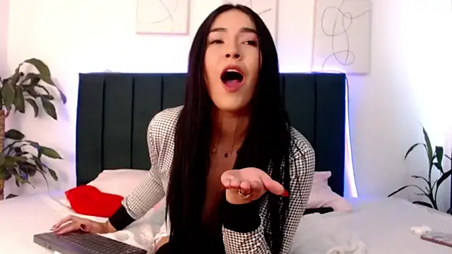 NicollColeman online show from January 14, 5:16 pm