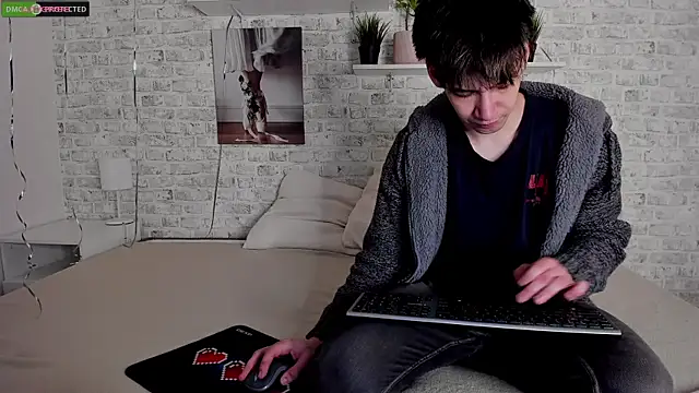 Snapshot of CalvinOwens chatting on March 9, 3:43 am CalvinOwens online show from March 9, 3:43 am