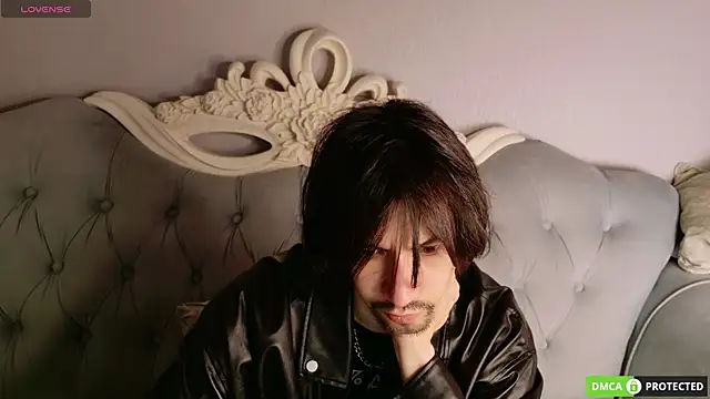 CalvinOwens online show from April 7, 6:32 pm