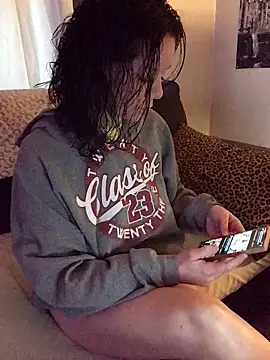 Snapshot of SidneyRaee chatting on October 23, 6:06 pm SidneyRaee online show from October 23, 6:06 pm