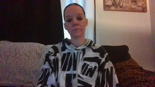 Snapshot of SidneyRaee chatting on October 11, 4:19 pm SidneyRaee online show from October 11, 4:19 pm
