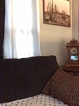 SidneyRaee online show from March 14, 6:58 pm