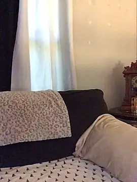 SidneyRaee online show from April 20, 3:35 pm