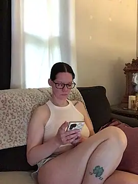 SidneyRaee online show from May 21, 3:53 pm