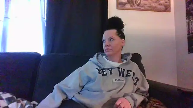 Snapshot of SidneyRaee chatting on January 4, 6:51 pm SidneyRaee online show from January 4, 6:51 pm