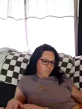 Snapshot of SidneyRaee chatting on March 18, 5:55 pm SidneyRaee online show from March 18, 5:55 pm