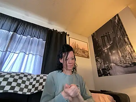 Snapshot of SidneyRaee chatting on December 5, 5:12 pm SidneyRaee online show from December 5, 5:12 pm