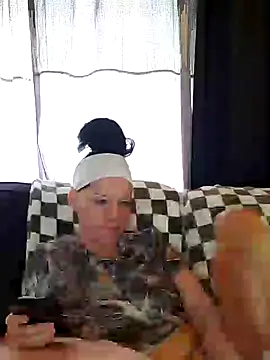 Snapshot of SidneyRaee chatting on March 19, 6:55 pm SidneyRaee online show from March 19, 6:55 pm