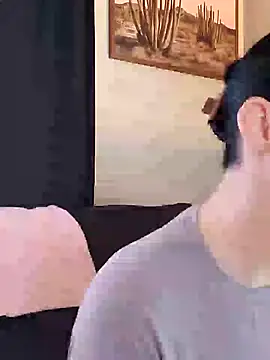 Snapshot of SidneyRaee chatting on February 13, 6:37 pm SidneyRaee online show from February 13, 6:37 pm