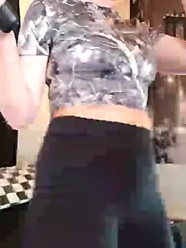 Snapshot of SidneyRaee chatting on March 19, 3:40 pm SidneyRaee online show from March 19, 3:40 pm