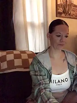 SidneyRaee online show from February 5, 4:03 pm