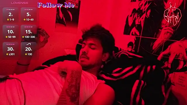 Snapshot of just_fucks chatting on May 25, 6:50 pm just fucks online show from May 25, 6:50 pm