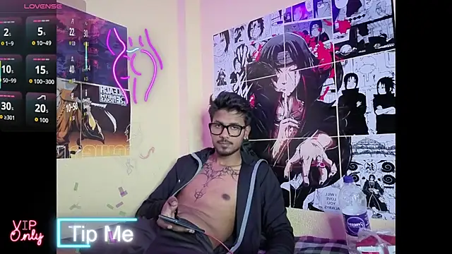 Snapshot of just_fucks chatting on March 29, 7:04 pm just fucks online show from March 29, 7:04 pm