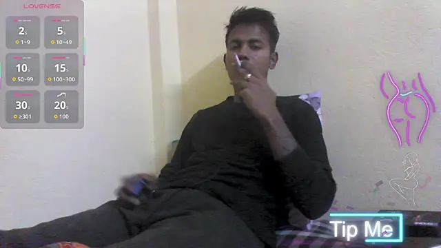 Snapshot of just_fucks chatting on December 15, 6:14 pm just fucks online show from December 15, 6:14 pm