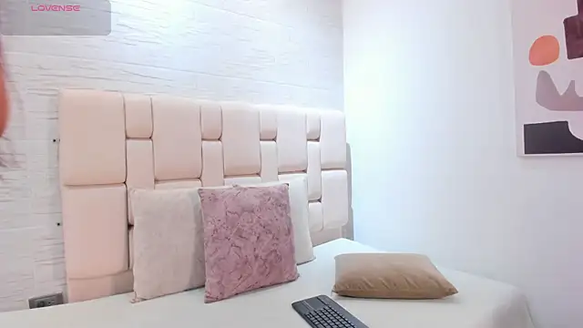 kayleeScott online show from March 31, 7:16 pm