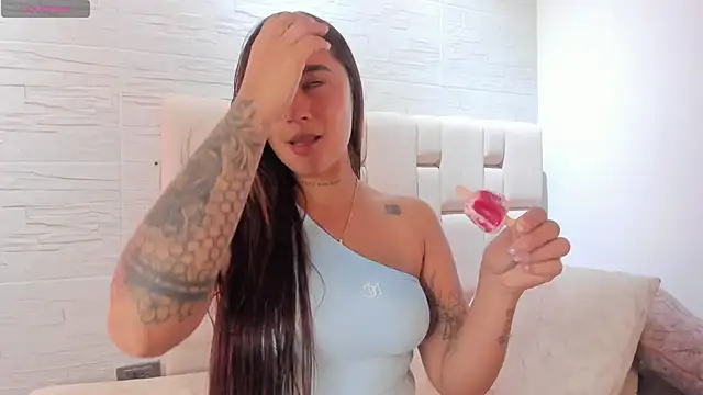 kayleeScott online show from April 14, 7:30 pm