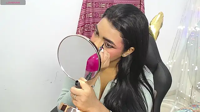 lakshmiraniii online show from November 18, 11:46 am