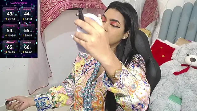 lakshmiraniii online show from November 25, 11:54 am