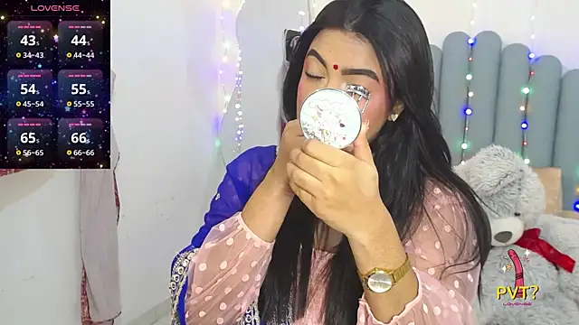 lakshmiraniii online show from April 13, 11:47 am