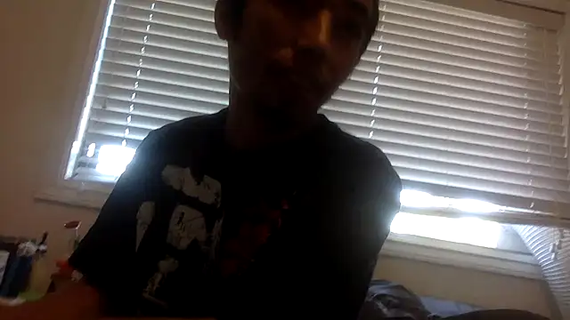 Snapshot of lilboygonewild chatting on September 8, 10:53 pm lilboygonewild online show from September 8, 10:53 pm