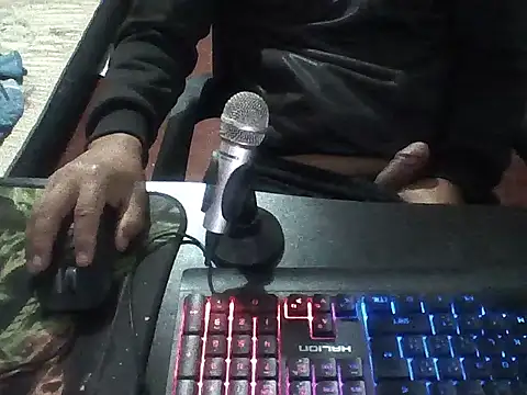 Snapshot of MauroALEXIS chatting on November 17, 4:27 am MauroALEXIS online show from November 17, 4:27 am