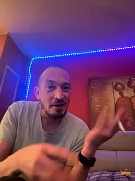 Snapshot of Denislamalice34 chatting on January 9, 8:49 pm Denislamalice34 online show from January 9, 8:49 pm