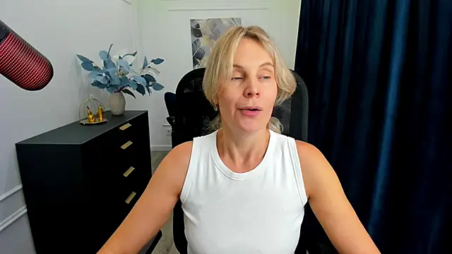 Sinty Devis online show from September 21, 11:48 am