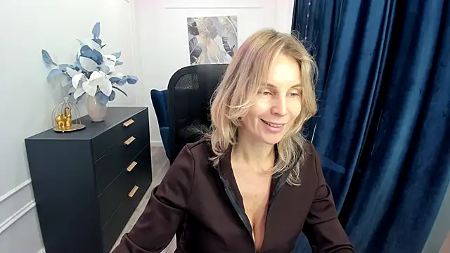 Sinty Devis online show from November 16, 11:15 am