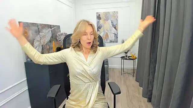 Sinty Devis online show from April 10, 4:30 am