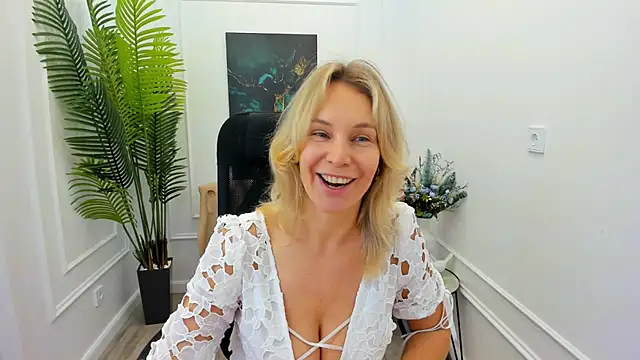 Sinty Devis online show from October 3, 11:23 am