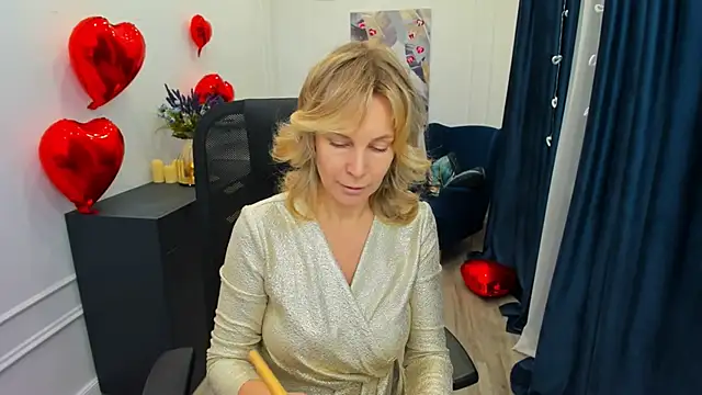 Sinty Devis online show from February 11, 4:23 am