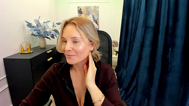 Sinty Devis online show from October 7, 11:44 am