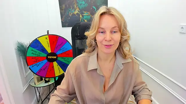 Sinty Devis online show from March 19, 4:34 am