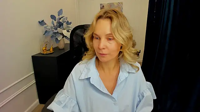 Sinty Devis online show from November 30, 11:33 am