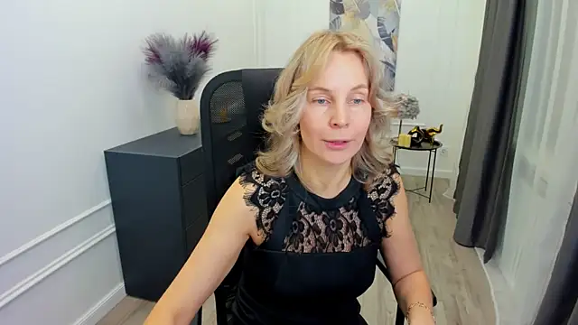 Sinty Devis online show from February 25, 4:23 am