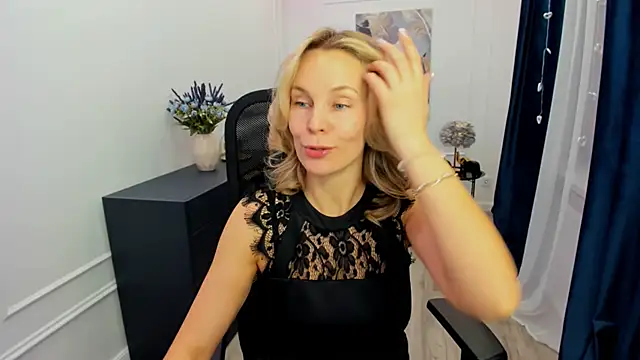 Sinty Devis online show from February 5, 4:30 am