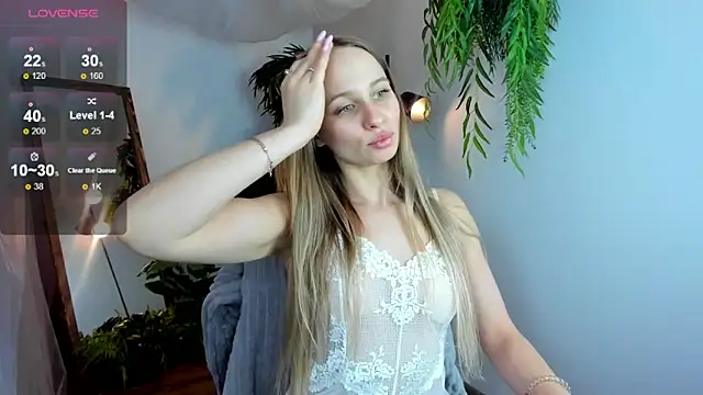 Snapshot of Mad1en chatting on February 4, 2:39 am Mad1en online show from February 4, 2:39 am
