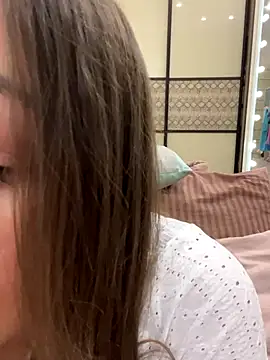 Snapshot of AnnaBri chatting on November 28, 1:50 am AnnaBri online show from November 28, 1:50 am